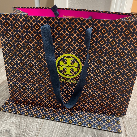 3 medium boxes - Picture 2 of 2